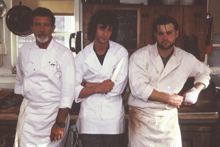 Antonio Banderas, Dominic Sessa in Leo Woodall v filmu Tony