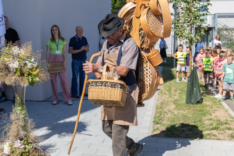 ribnica, najemna-stanovanja, starejsi