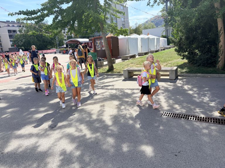 prvošolci1.jpeg