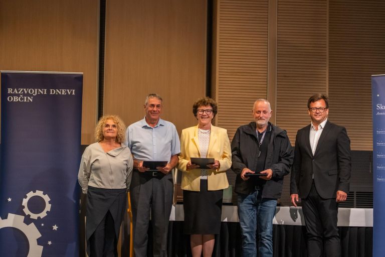v-laskem-so-podelili-nagrade-in-priznanja-skupnosti-obcin-slovenije