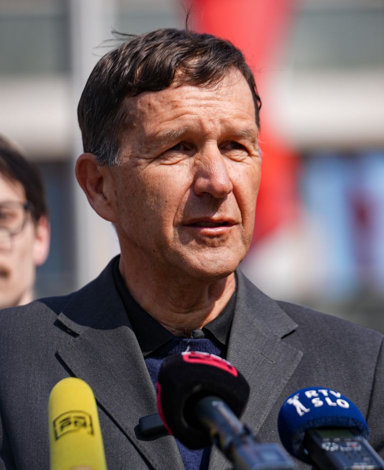 OKVIR-bogdan biscak-JK.jpg
