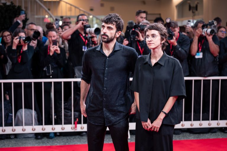 Yuval Abraham in Rachel Szor ob beneški premieri filma NAZA, ki jo je občinstvo pospremilo s približ
