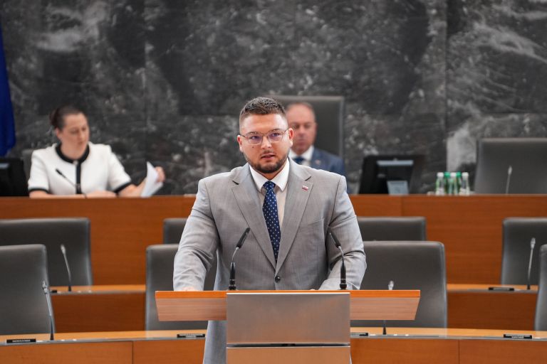 Andrej Poglajen