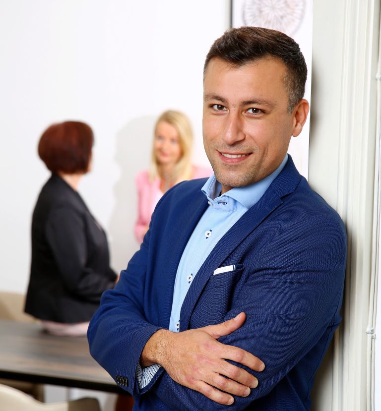 anis-naber, nepremicninski-agent