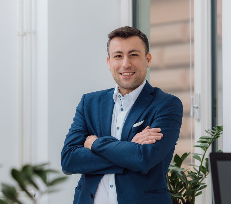 anis-naber, nepremicninski-agent