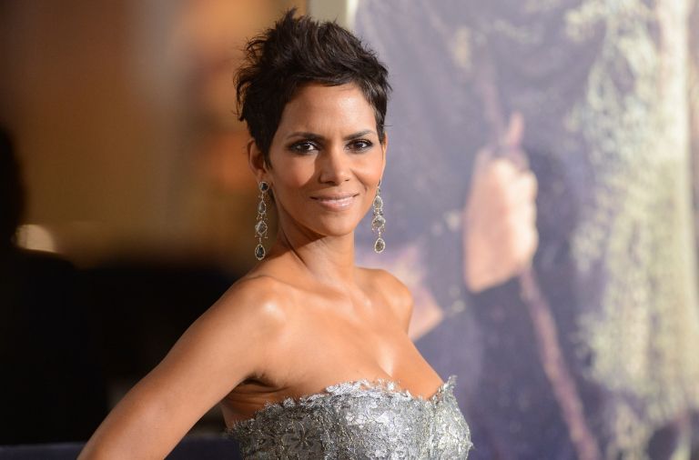 Halle Berry (2).jpg