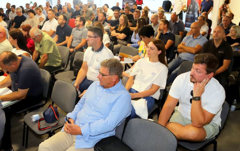 Slušatelji-seminar.jpg
