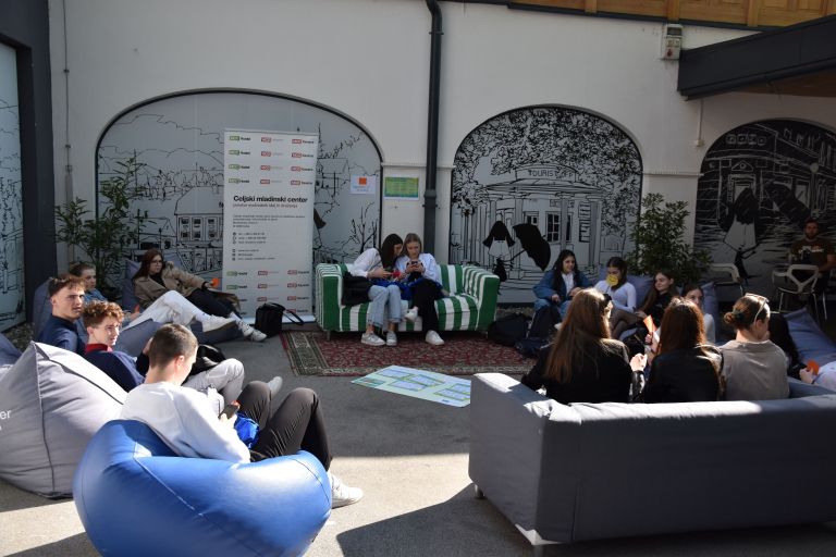 Mladi
