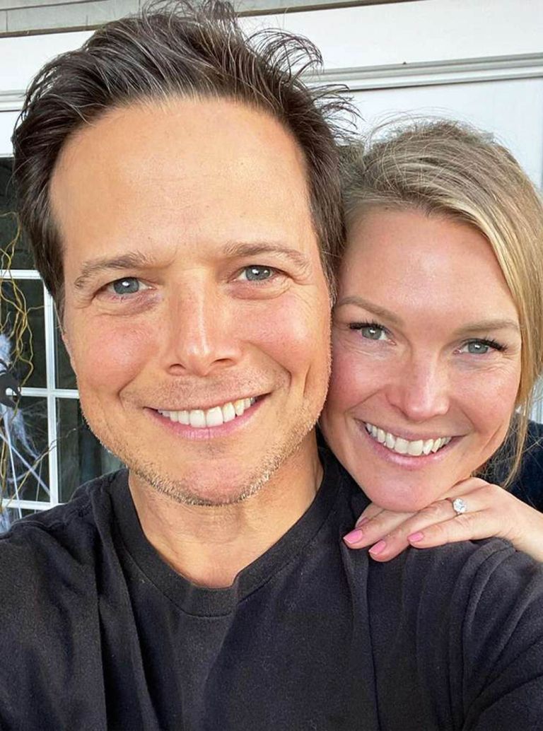 Scott Wolf,  Kelley Wolf