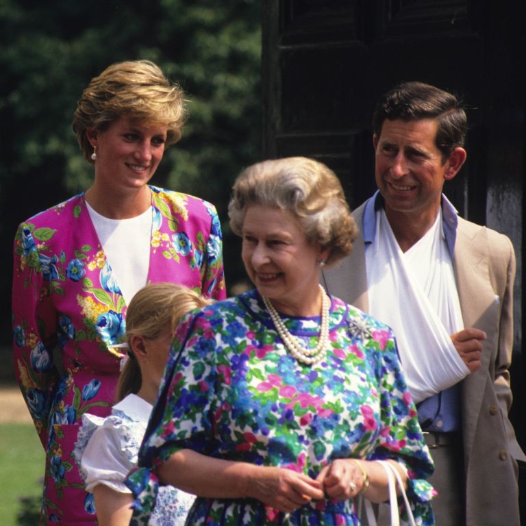 Kraljica Elizabeta, Diana, Charles