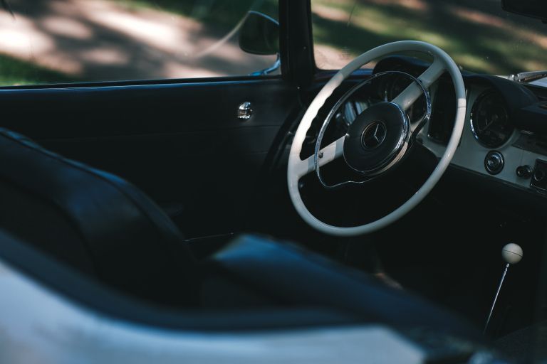mariya_m-steering-wheel-7417390.jpg