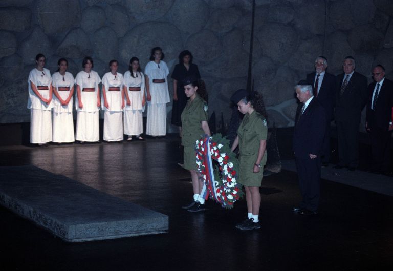 kucan tealviv 1995-bobo.jpg