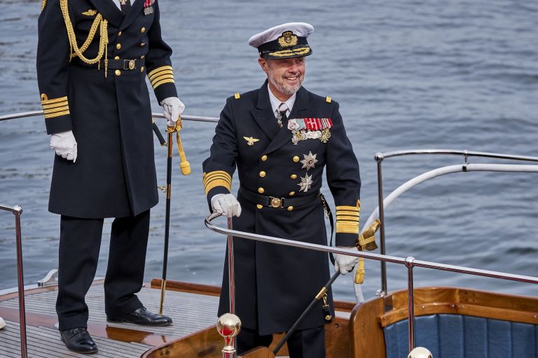 Frederik dobil prvi uradni portret