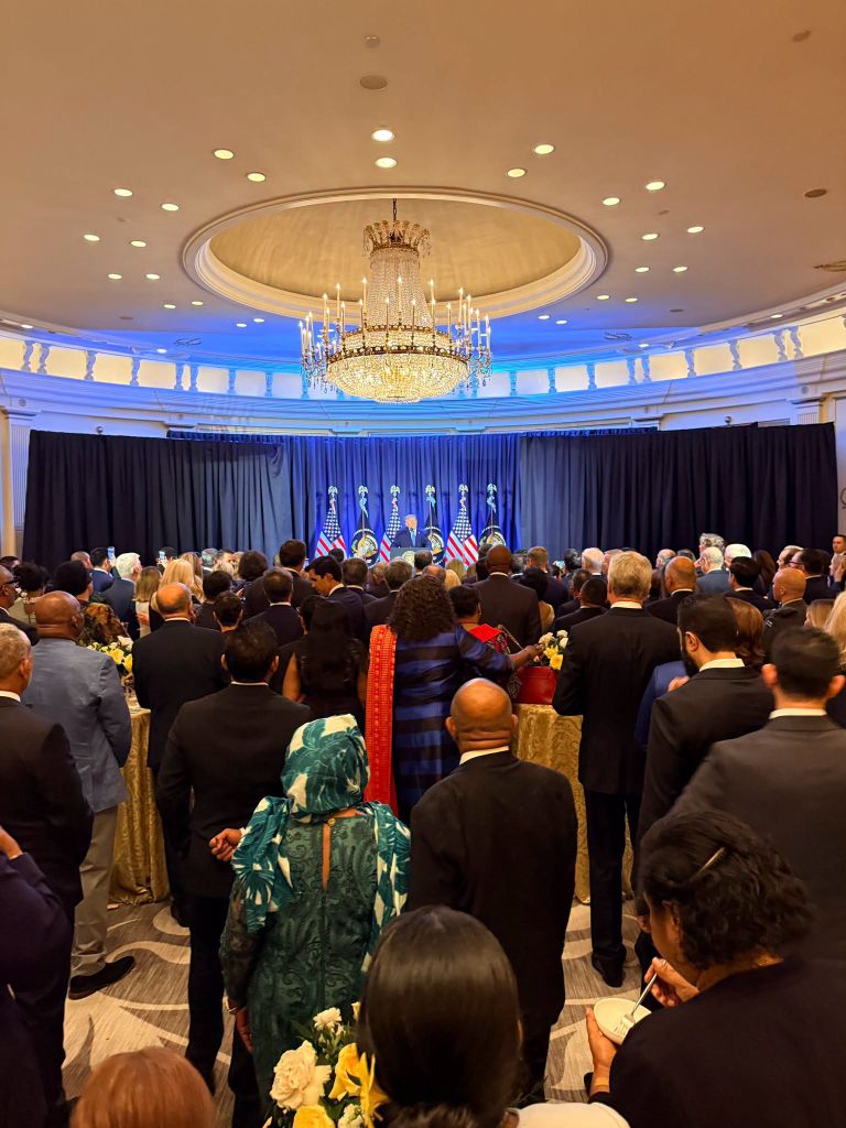 sprejem trump-gosti hotel new york-facebook.jpg
