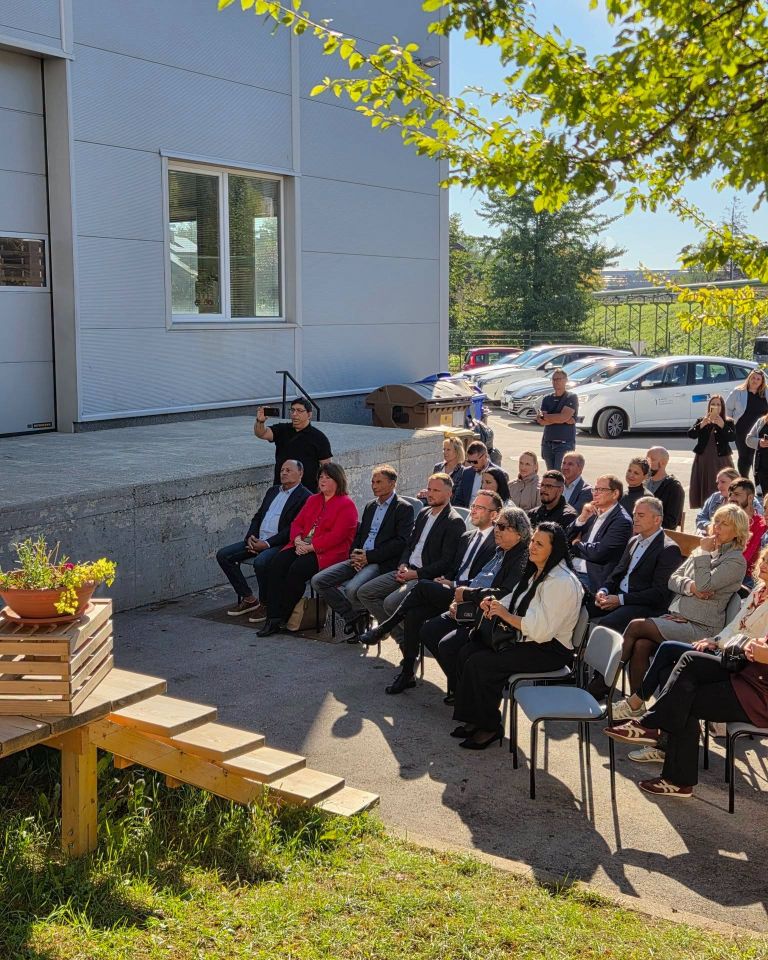 pisarna, romi, kocevje