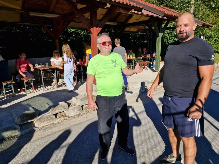 srečanje-krajanov-in-članov-gavce---veliki-vrh.jpg