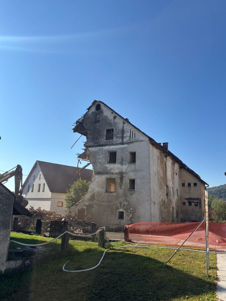 zupnisce-mirna-pec, rusenje