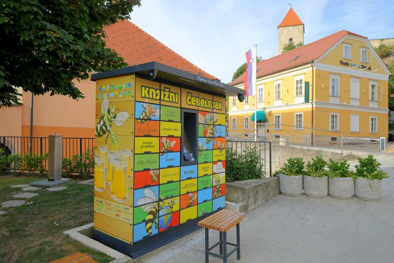cg_knjizni_cebelnjak.jpg