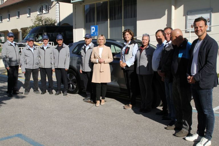 trebanjski-prostovoljci, vkljuceni-v-projekt-prostofer, so-se-razveselili-novega-vozila