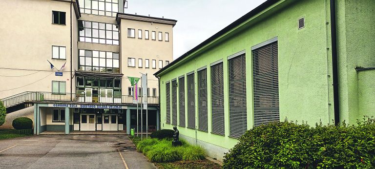 OŠ Gustava Šiliha telovadnica (2).jpg