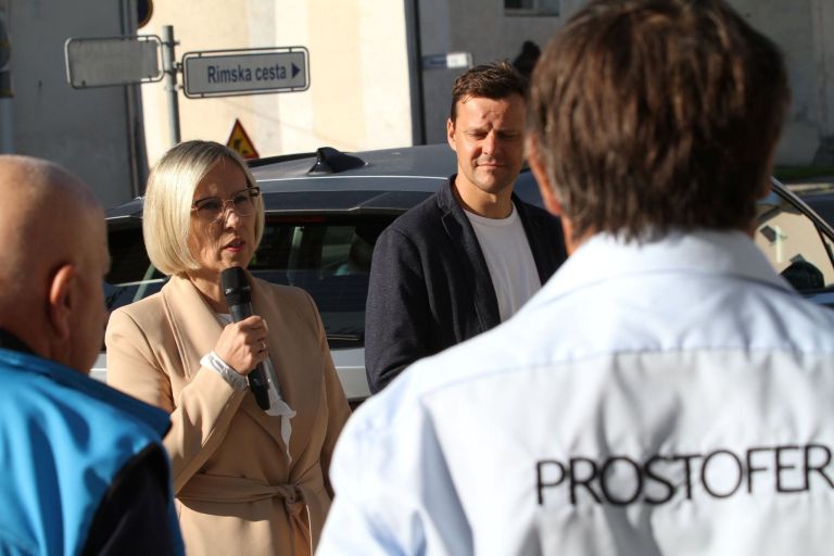 trebanjski-prostovoljci, vkljuceni-v-projekt-prostofer, so-se-razveselili-novega-vozila