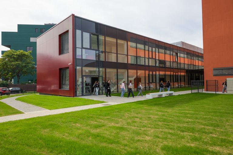 srednja-zdravstvena-in-kozmeticna-sola-celje, obcina-celje, ministrstvo-za-solstvo