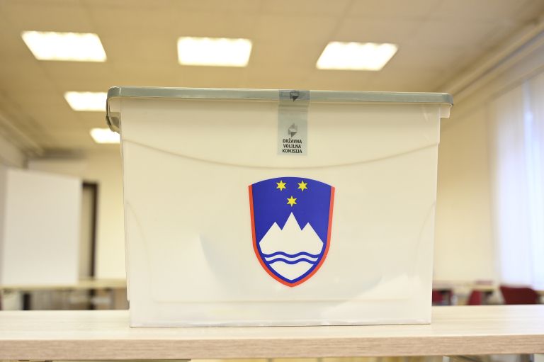 volitve referendum volilna skrinja.jpg