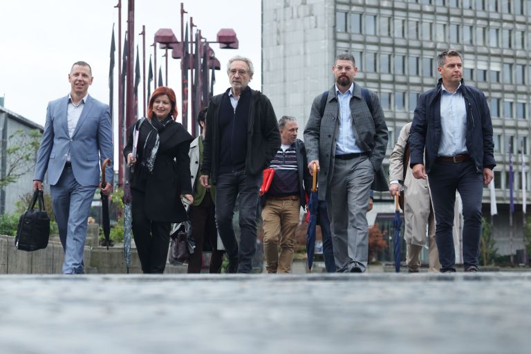 referendum, interventni-zakon, podpisi, sindikat, sindikati