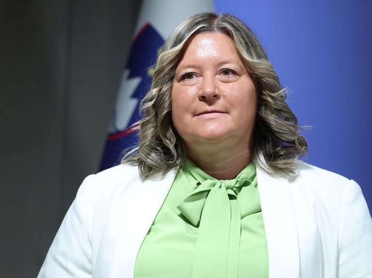 elena zavadlav usaj-RB.jpg