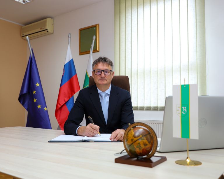 Sd-repič prevzel hrastovec.jpg