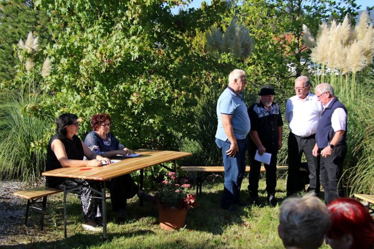 (2) DVOREC- večer poezije.jpg