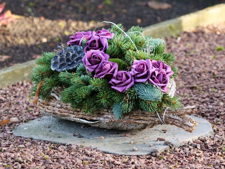 ikebana, nagrobne-dekoracije, roze