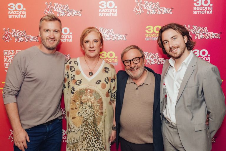 Denis Avdić, koproducent predstave, Urška Alič, direktorica Špas teatr
