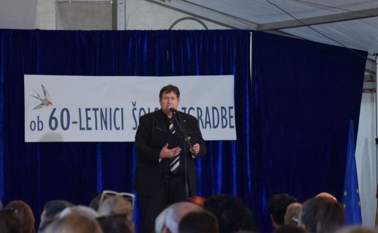 os-tisina, 60-let-solske-zgradbe
