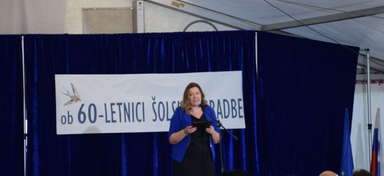os-tisina, 60-let-solske-zgradbe