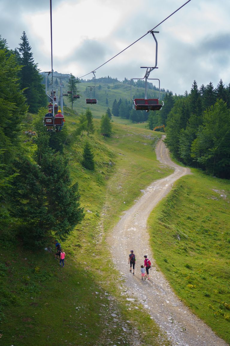 velika planina, pohodniki, sedežnica