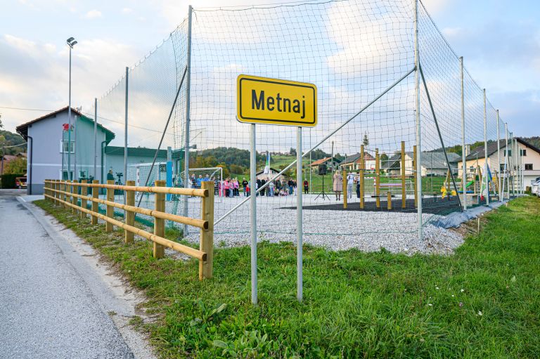 metnaj, otrosko-igrisce
