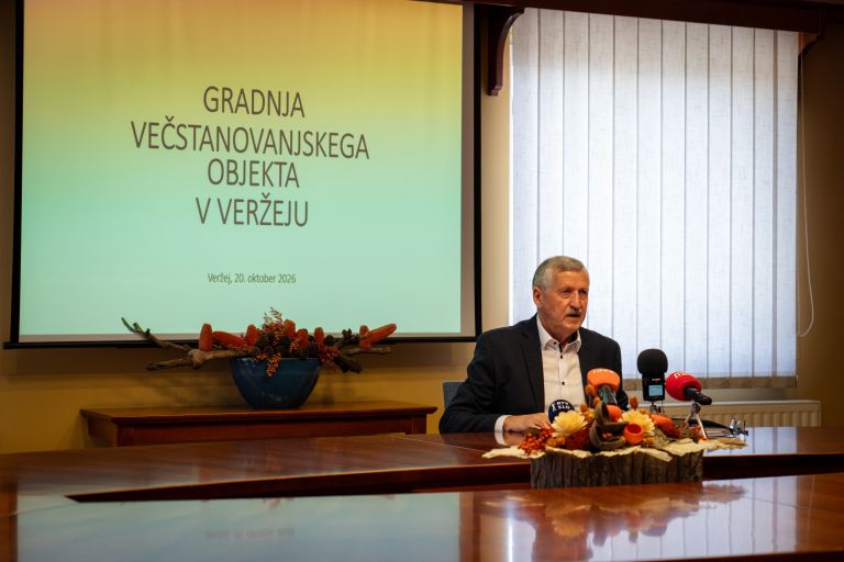 verzej, drago-legen, podpis-pogodbe, vecstanovanjski-objekt