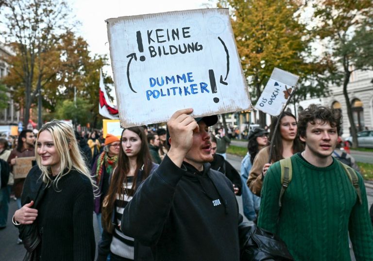 shod, dunaj, študenti.jpg