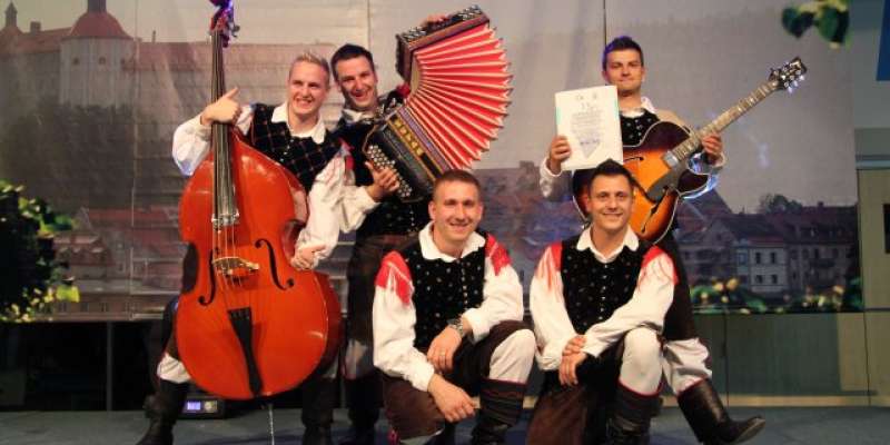 Festival viž v narečju