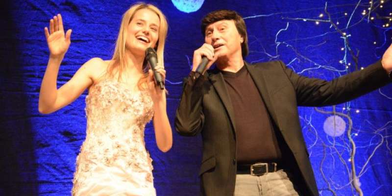 Rozi, Rozana združila legendo in slovensko pevko