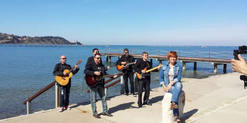 VIDEO: skupina Strmina napoveduje videospot