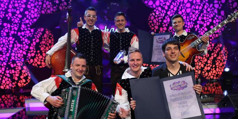AVDIO: Slovenska polka in valček: Slavje za Ognjene muzikante in ansambel Vikend