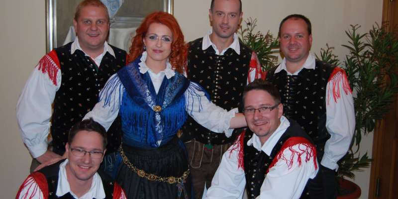 AVDIO: Rosa ob jubileju z novim albumom
