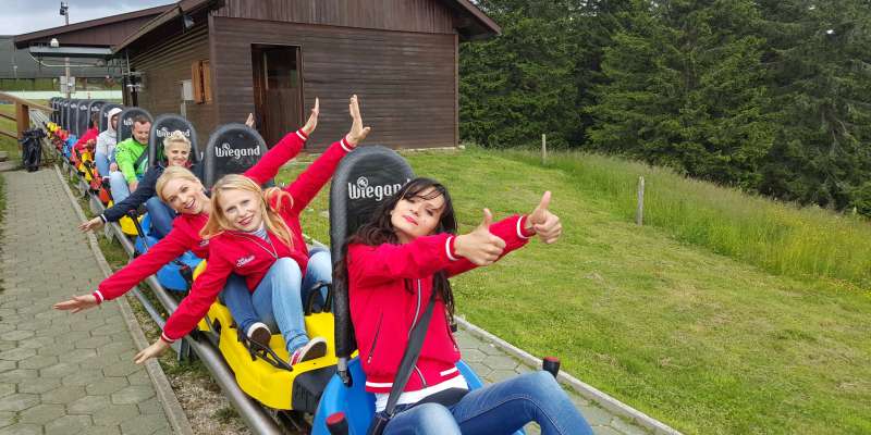 Živahne Navihanke na adrenalinski vožnji