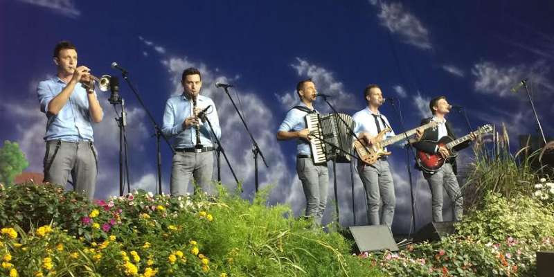 Ognjeni muzikanti Danes pijani