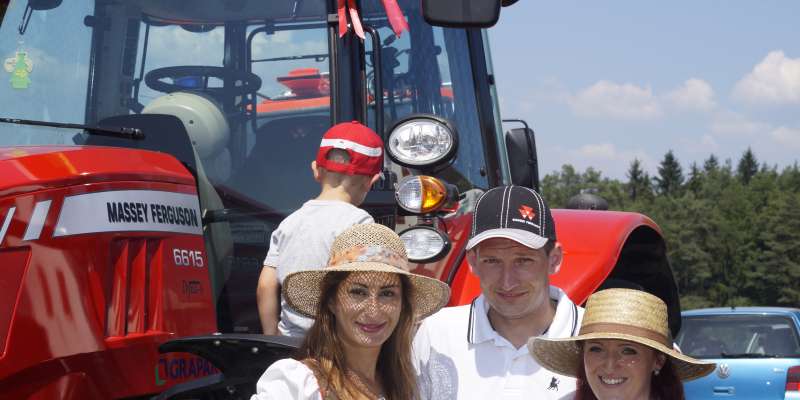 FOTO: Na Dobrovi pri Celju kar 87 traktorjev