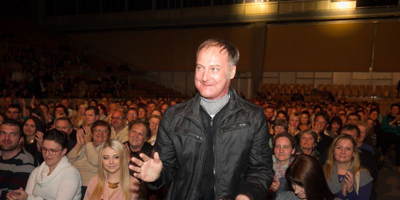 Danes predvajamo 1.del koncerta v podporo Foglu