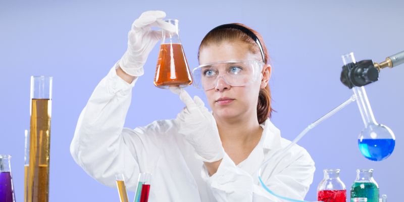 KEMIKI, SLUŽBA, NEVARNE SNOVI