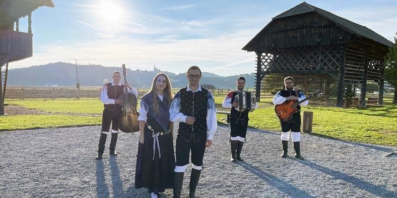 Topliška pomlad z novim videospotom za polko Fantov pet